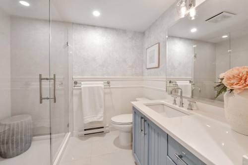 203-15621 Marine Drive, White Rock, BC 