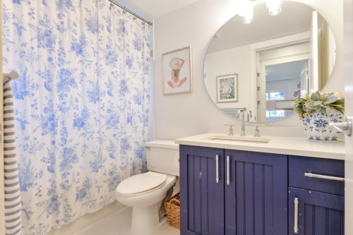 203-15621 Marine Drive, White Rock, BC 