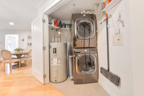 203-15621 Marine Drive, White Rock, BC 