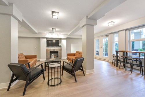 203-15621 Marine Drive, White Rock, BC 