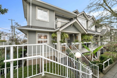 203-15621 Marine Drive, White Rock, BC 