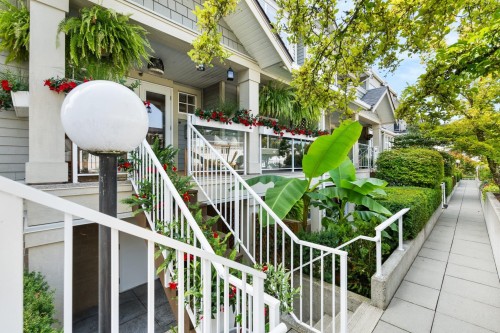 203-15621 Marine Drive, White Rock, BC 