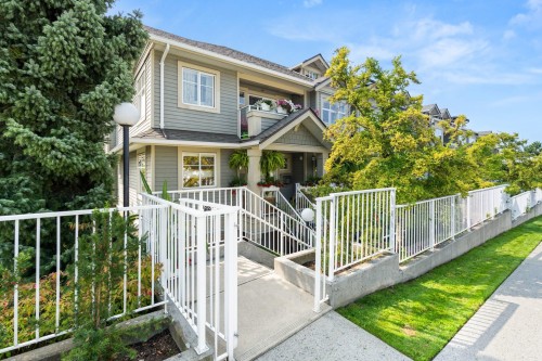 203-15621 Marine Drive, White Rock, BC 