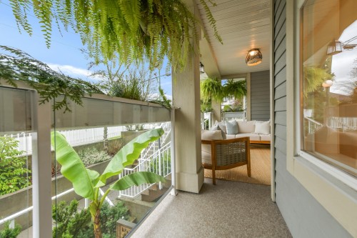 203-15621 Marine Drive, White Rock, BC 