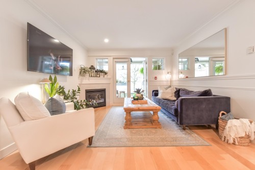 203-15621 Marine Drive, White Rock, BC 