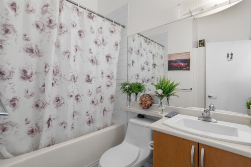 516-13733 107A Avenue, Surrey, BC 