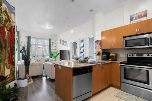 516-13733 107A Avenue, Surrey, BC 