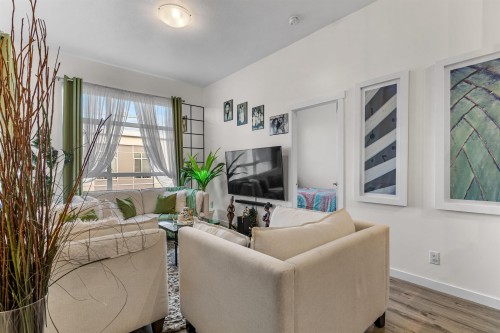 516-13733 107A Avenue, Surrey, BC 