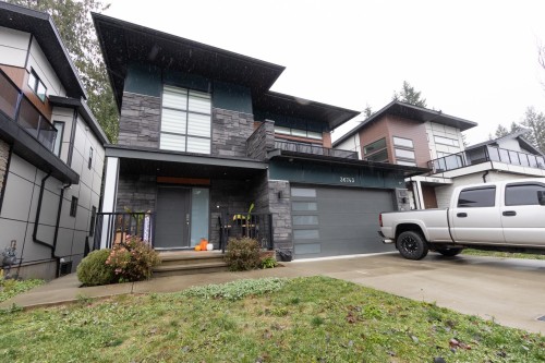 36743 Carl Creek Crescent  Abbotsford, BC V3G 0H4