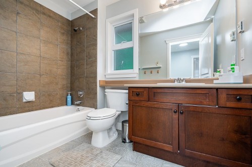 6075 165A Street, Surrey, BC 