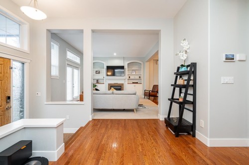 6075 165A Street, Surrey, BC 