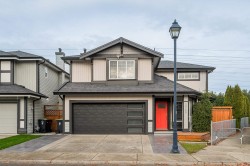 20265 94b Avenue  Langley, BC V1M 3Z4
