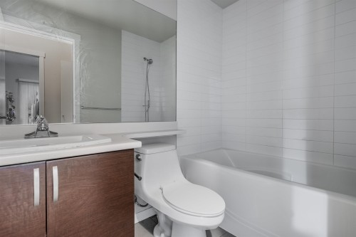 220-13789 107A Avenue, Surrey, BC 