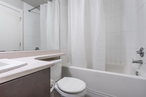 220-13789 107A Avenue, Surrey, BC 