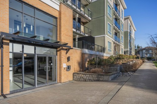 220-13789 107A Avenue, Surrey, BC 