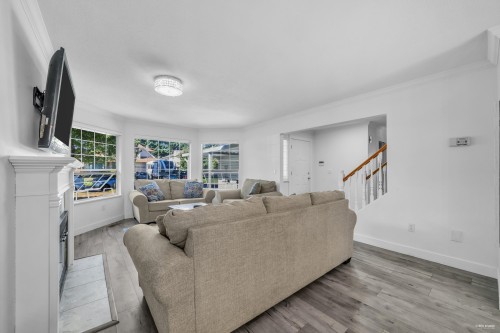 13330 59B Avenue, Surrey, BC 