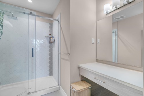 219-2120 Gladwin Road, Abbotsford, BC 