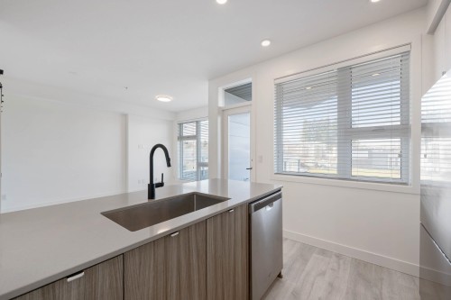 307-32828 Landeau Place, Abbotsford, BC 