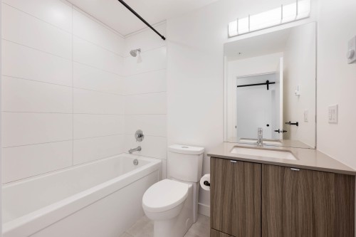 307-32828 Landeau Place, Abbotsford, BC 