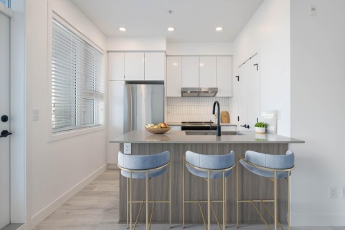 307-32828 Landeau Place, Abbotsford, BC 