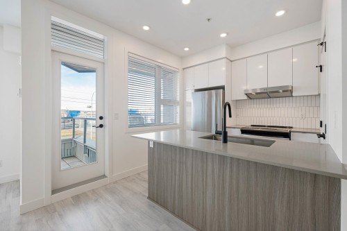 307-32828 Landeau Place, Abbotsford, BC 