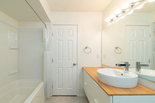 15592 100 Avenue, Surrey, BC 