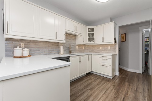 209-2491 Gladwin Road, Abbotsford, BC 