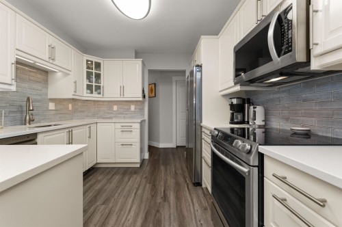 209-2491 Gladwin Road, Abbotsford, BC 