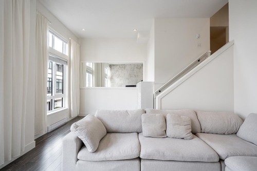 17-14057 60A Avenue, Surrey, BC 