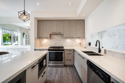 17-14057 60A Avenue, Surrey, BC 