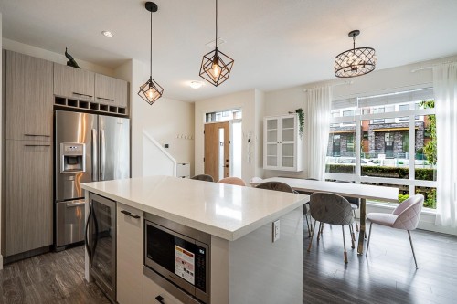 17-14057 60A Avenue, Surrey, BC 