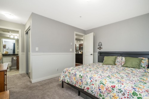 330-5660 201A Street, Langley, BC 