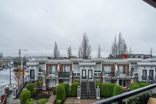 330-5660 201A Street, Langley, BC 