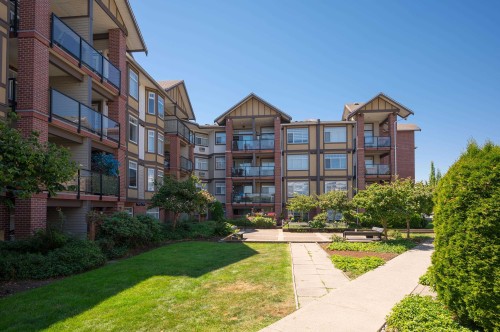 330-5660 201A Street, Langley, BC 