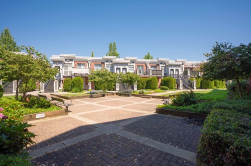 330-5660 201A Street, Langley, BC 