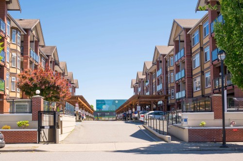 330-5660 201A Street, Langley, BC 