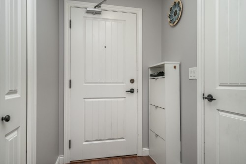 330-5660 201A Street, Langley, BC 