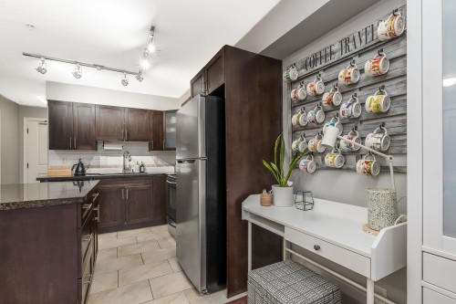 330-5660 201A Street, Langley, BC 