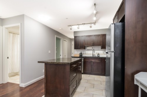 330-5660 201A Street, Langley, BC 