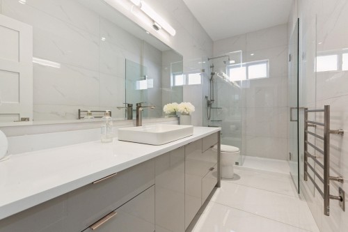 12182 101B Avenue, Surrey, BC 