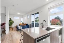 401-32838 Landeau Place  Abbotsford, BC V2S 0M6