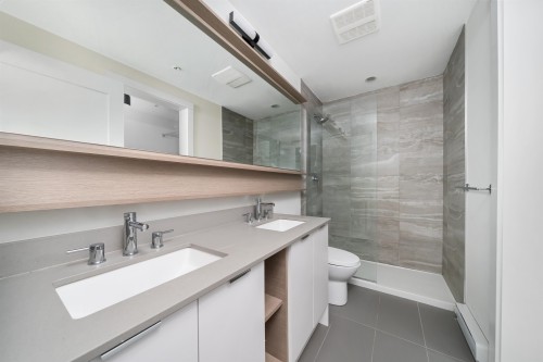 318-2493 Montrose Avenue, Abbotsford, BC 