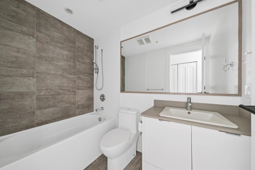 318-2493 Montrose Avenue, Abbotsford, BC 