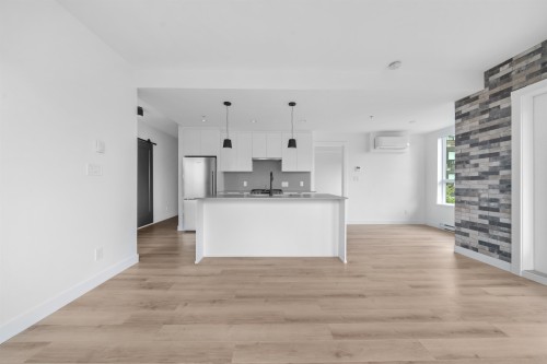 318-2493 Montrose Avenue, Abbotsford, BC 