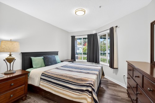 322-19528 Fraser Highway, Surrey, BC 