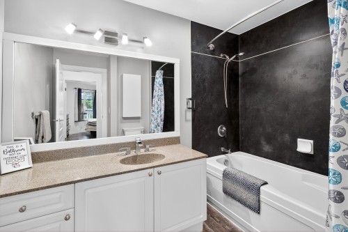 322-19528 Fraser Highway, Surrey, BC 