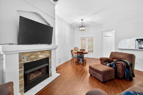 322-19528 Fraser Highway, Surrey, BC 