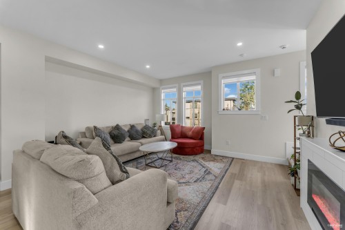 25-17528 60 Avenue, Surrey, BC 