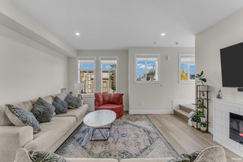 25-17528 60 Avenue, Surrey, BC 