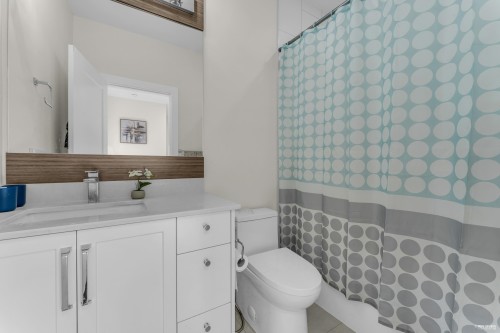 25-17528 60 Avenue, Surrey, BC 